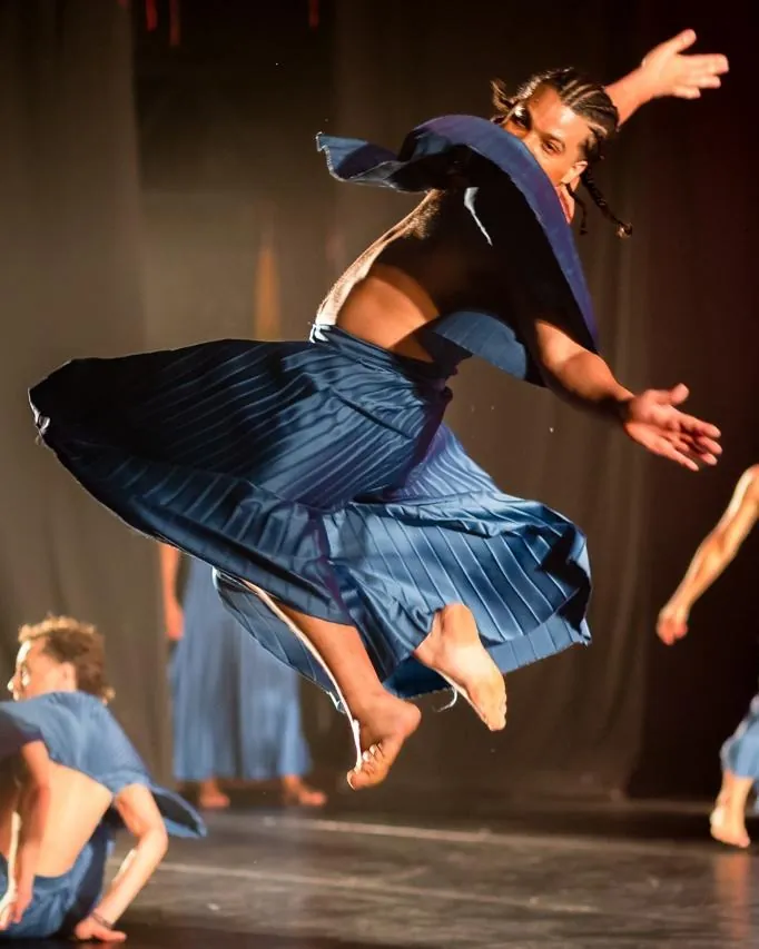 LI PEREIRA.